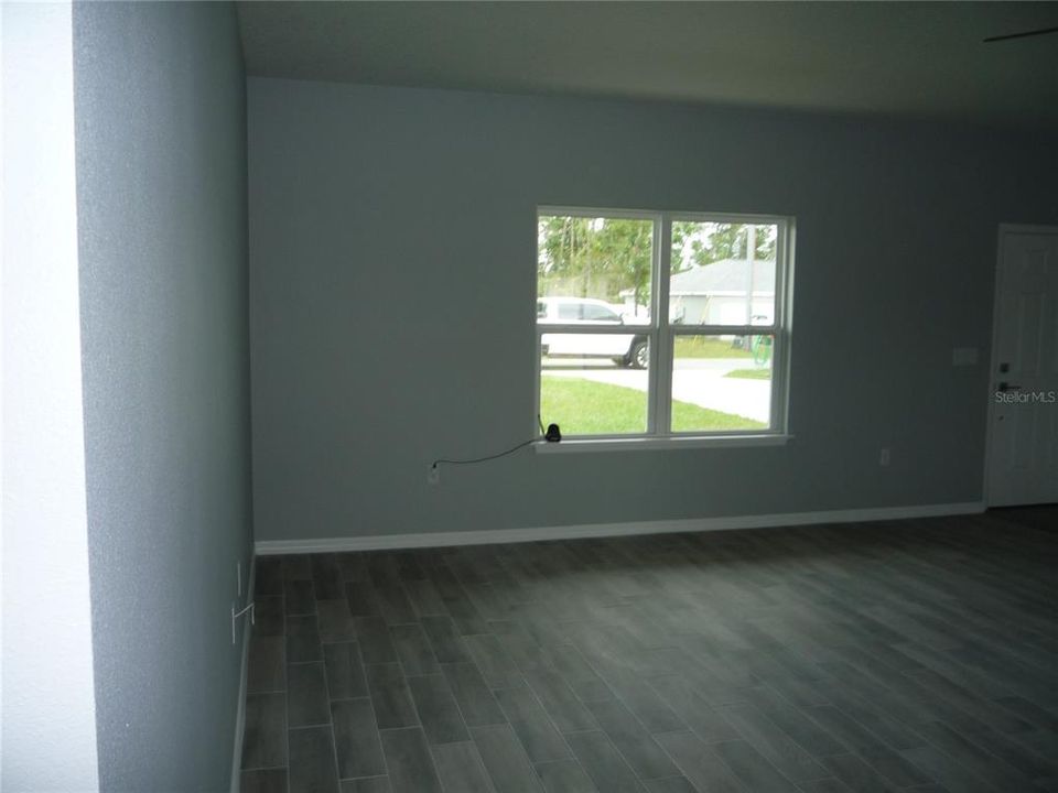 For Sale: $279,000 (3 beds, 2 baths, 1549 Square Feet)