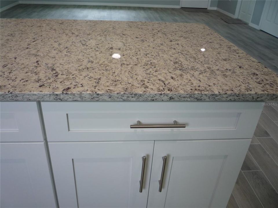 For Sale: $279,000 (3 beds, 2 baths, 1549 Square Feet)