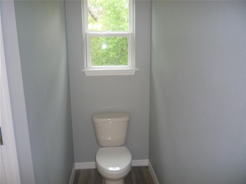 For Sale: $279,000 (3 beds, 2 baths, 1549 Square Feet)