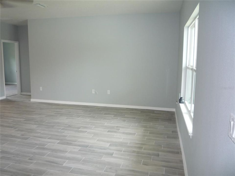 For Sale: $279,000 (3 beds, 2 baths, 1549 Square Feet)