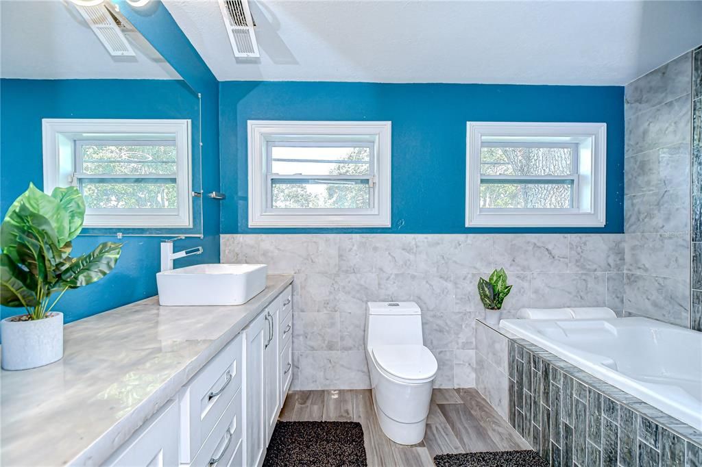 For Sale: $419,900 (3 beds, 2 baths, 1090 Square Feet)