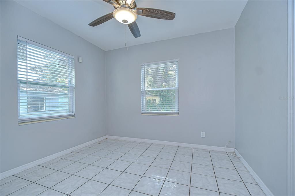 For Sale: $419,900 (3 beds, 2 baths, 1090 Square Feet)