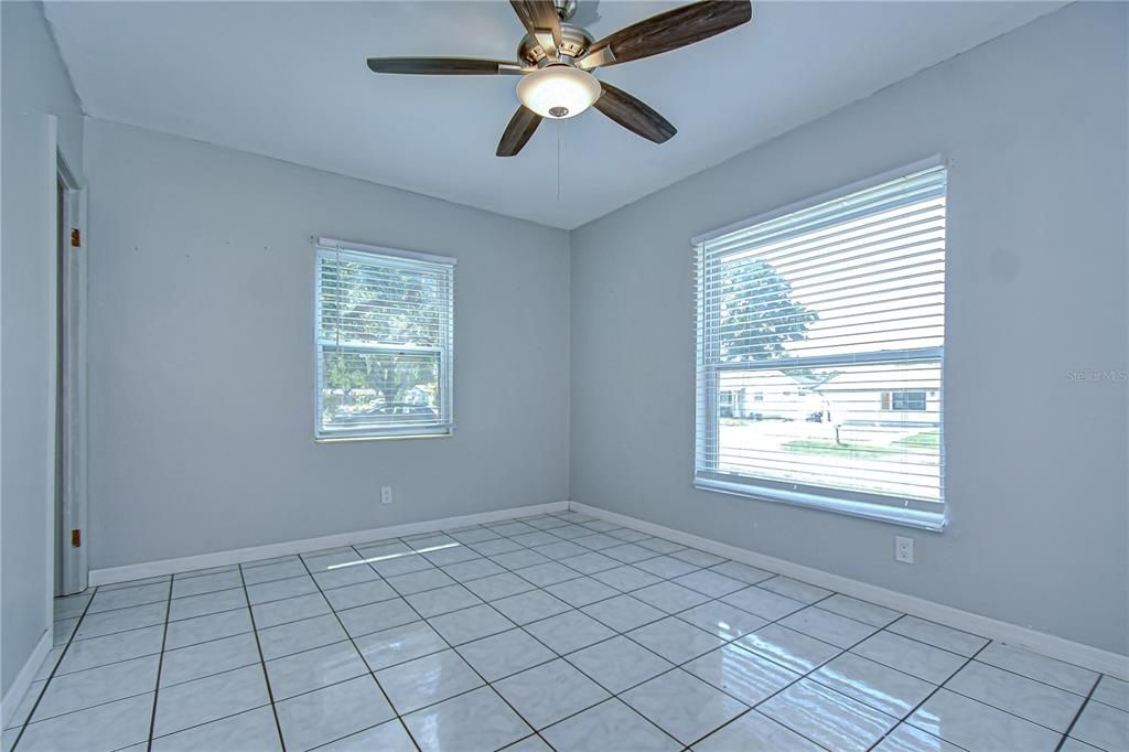 For Sale: $419,900 (3 beds, 2 baths, 1090 Square Feet)
