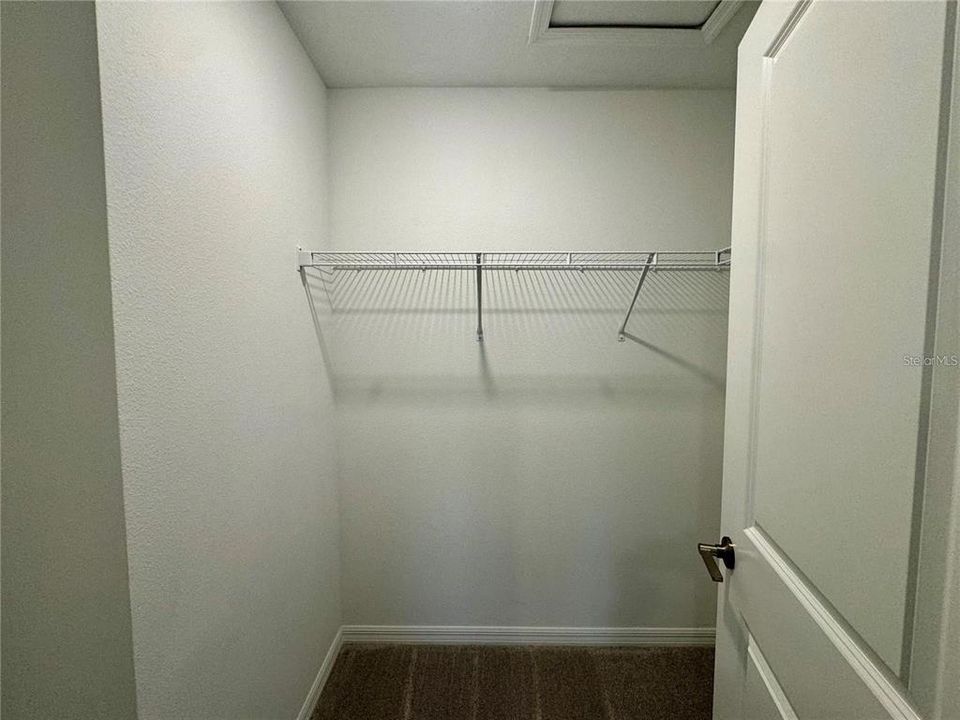 For Rent: $1,900 (3 beds, 2 baths, 1373 Square Feet)