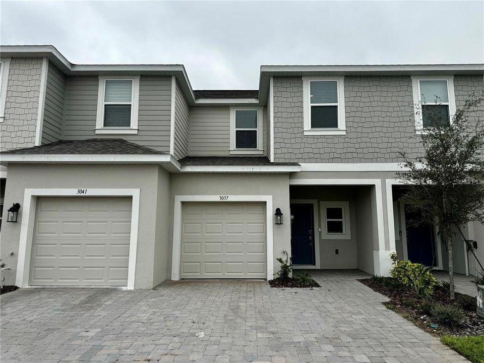 For Rent: $1,900 (3 beds, 2 baths, 1373 Square Feet)