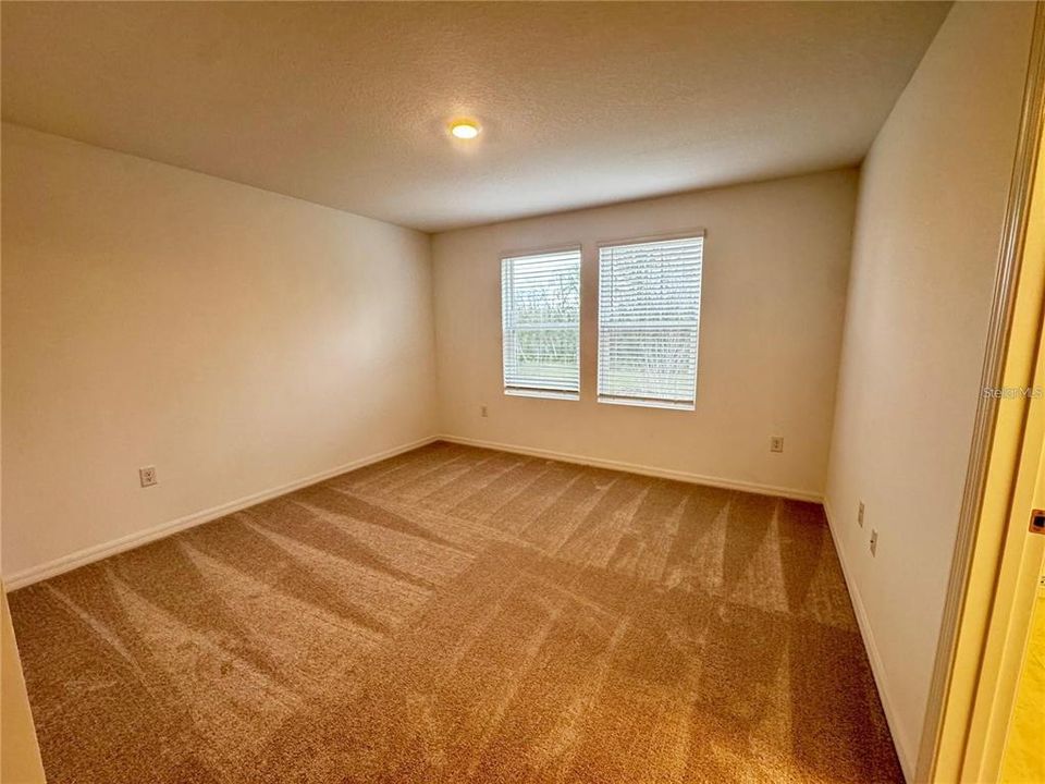 For Rent: $1,900 (3 beds, 2 baths, 1373 Square Feet)