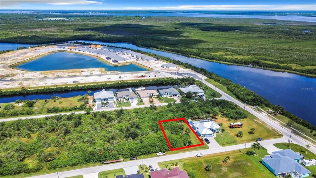 На продажу: $38,000 (0.23 acres)