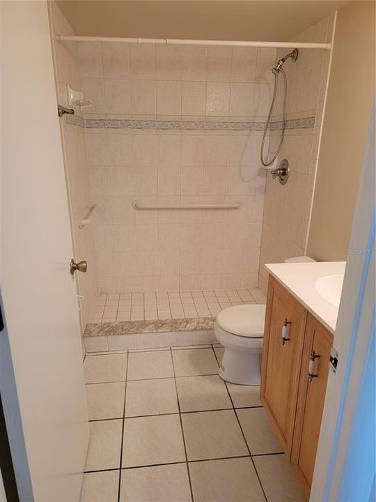 For Rent: $2,200 (3 beds, 2 baths, 1295 Square Feet)