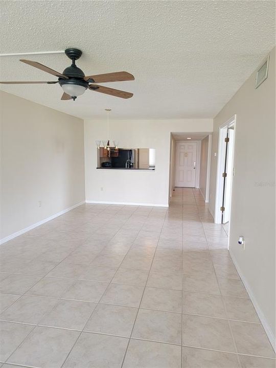 For Rent: $2,200 (3 beds, 2 baths, 1295 Square Feet)
