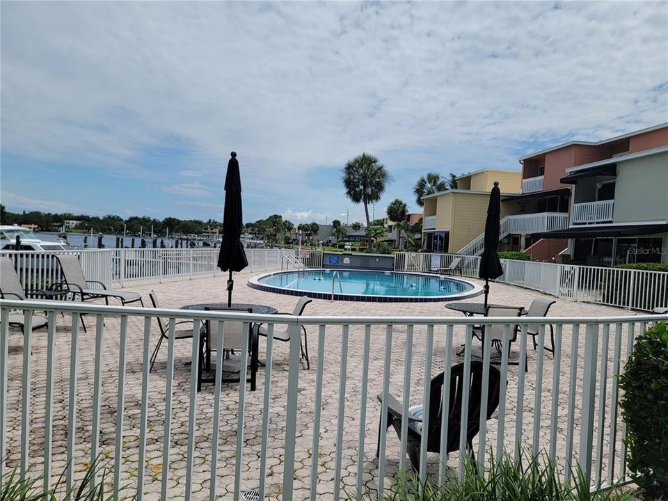 For Rent: $2,200 (3 beds, 2 baths, 1295 Square Feet)