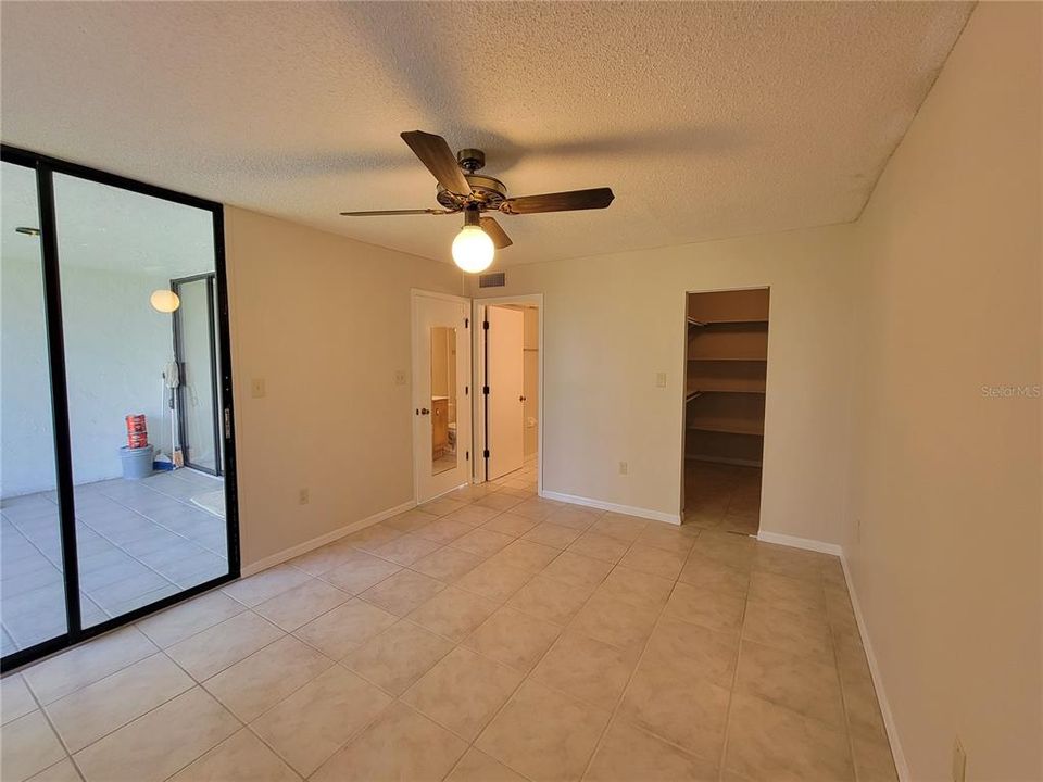 For Rent: $2,200 (3 beds, 2 baths, 1295 Square Feet)