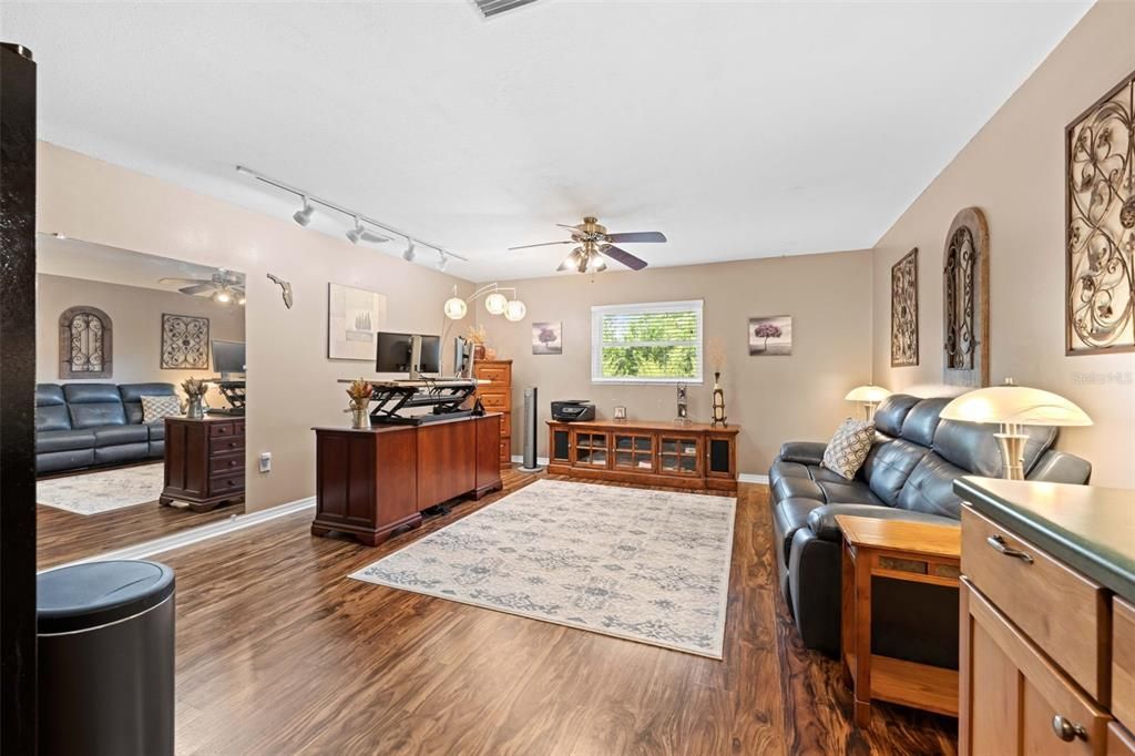 For Sale: $1,083,000 (3 beds, 2 baths, 1918 Square Feet)