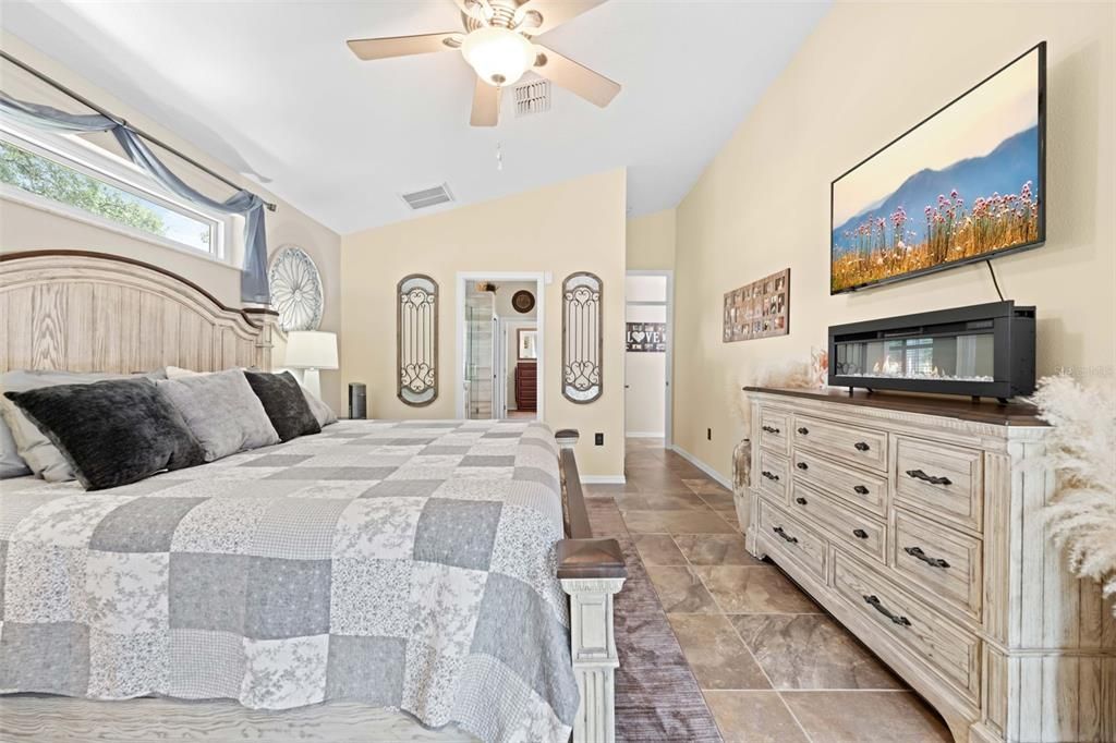 For Sale: $1,083,000 (3 beds, 2 baths, 1918 Square Feet)