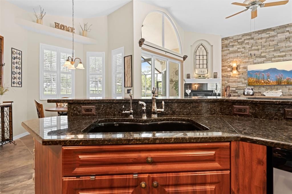 For Sale: $1,083,000 (3 beds, 2 baths, 1918 Square Feet)