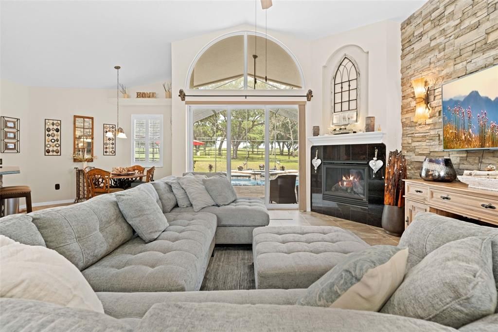 For Sale: $1,083,000 (3 beds, 2 baths, 1918 Square Feet)