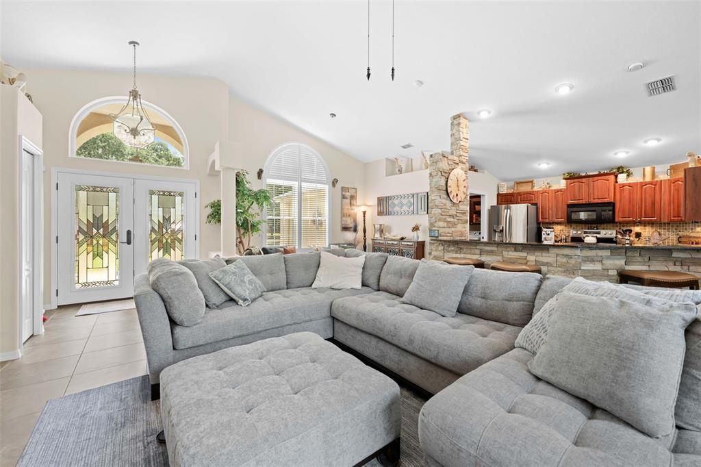 For Sale: $1,083,000 (3 beds, 2 baths, 1918 Square Feet)