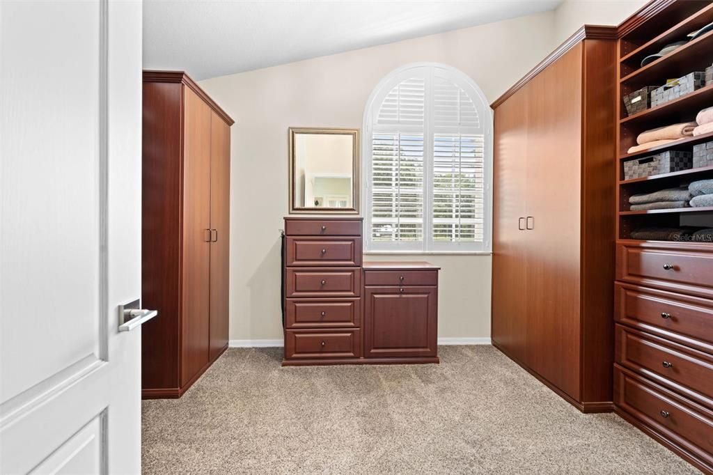For Sale: $1,083,000 (3 beds, 2 baths, 1918 Square Feet)