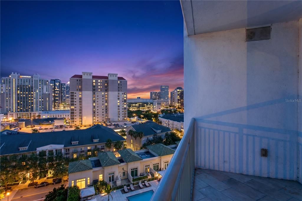 For Sale: $1,495,000 (3 beds, 3 baths, 2400 Square Feet)