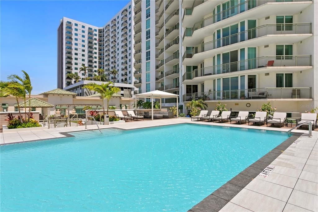 For Sale: $1,495,000 (3 beds, 3 baths, 2400 Square Feet)