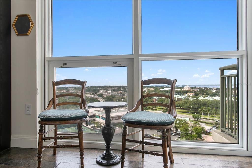 For Sale: $1,495,000 (3 beds, 3 baths, 2400 Square Feet)