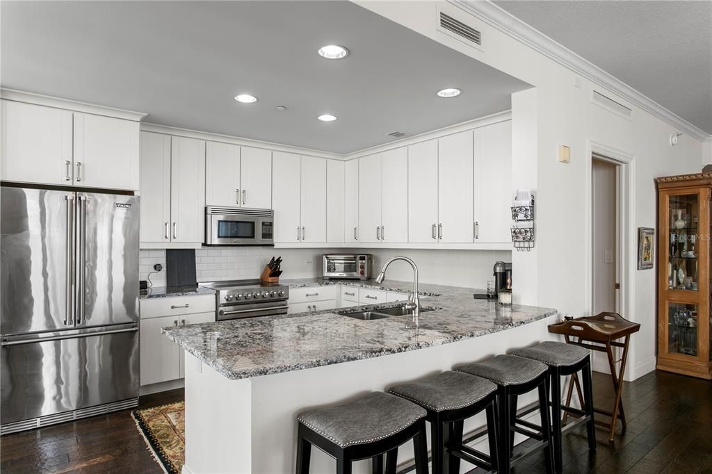 For Sale: $1,495,000 (3 beds, 3 baths, 2400 Square Feet)