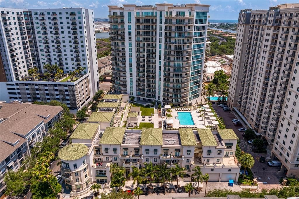 For Sale: $1,495,000 (3 beds, 3 baths, 2400 Square Feet)
