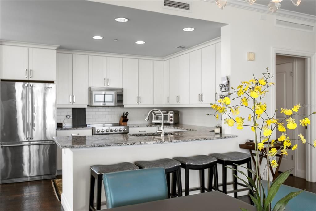 For Sale: $1,495,000 (3 beds, 3 baths, 2400 Square Feet)