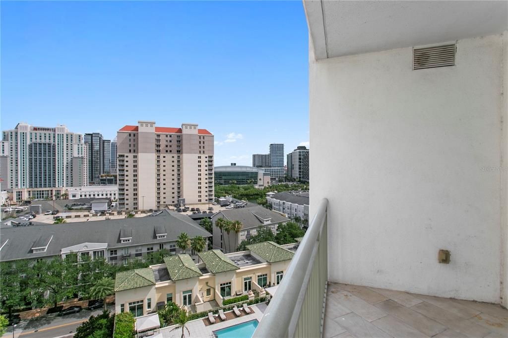 For Sale: $1,495,000 (3 beds, 3 baths, 2400 Square Feet)