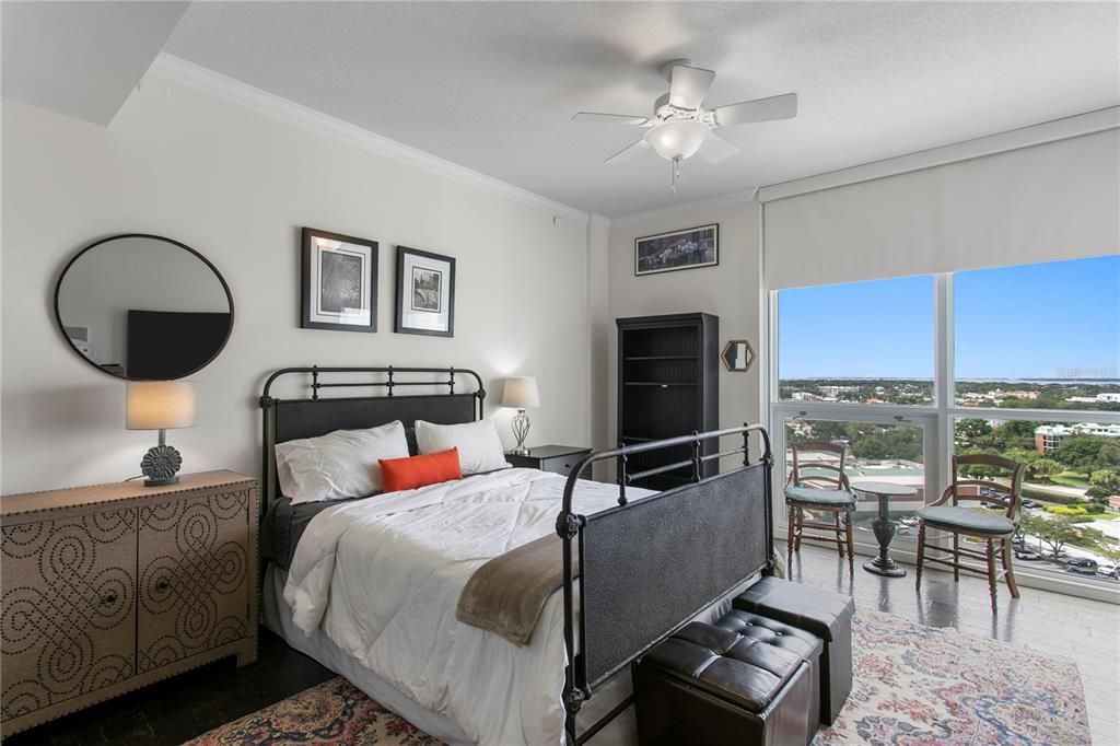 For Sale: $1,495,000 (3 beds, 3 baths, 2400 Square Feet)