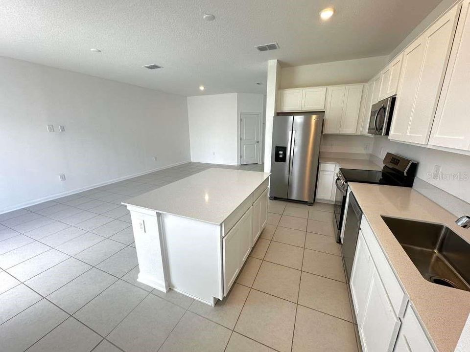 En Renta: $2,400 (3 camas, 2 baños, 1834 Pies cuadrados)