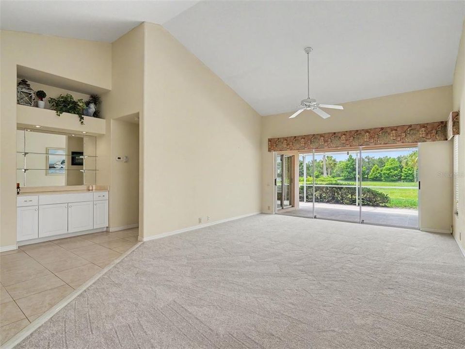 For Sale: $325,000 (2 beds, 2 baths, 1626 Square Feet)