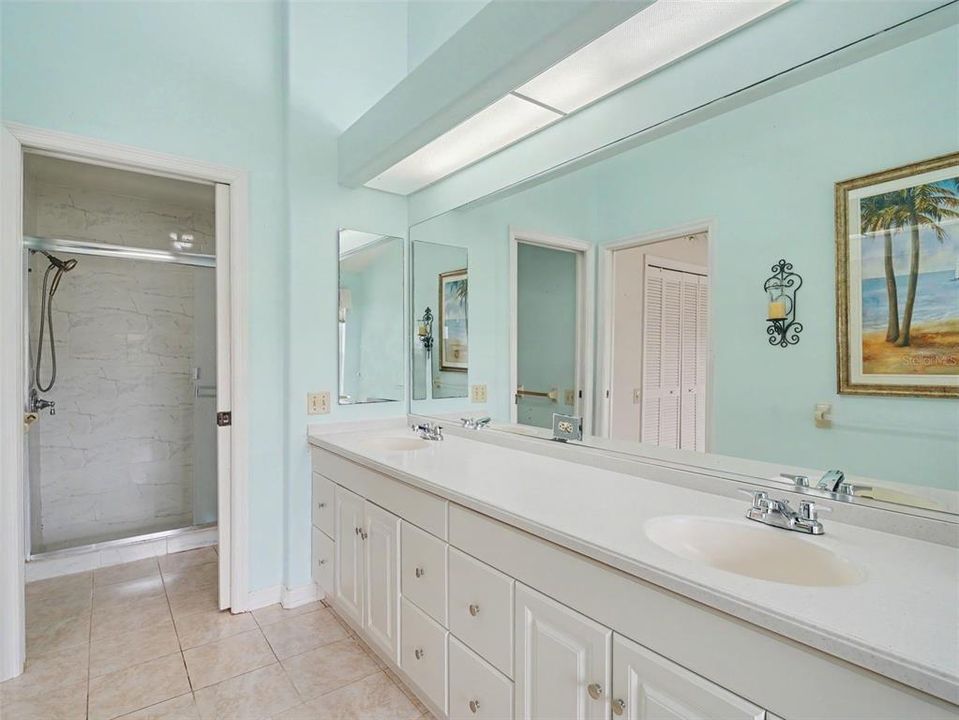 For Sale: $325,000 (2 beds, 2 baths, 1626 Square Feet)