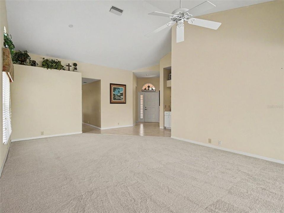 For Sale: $325,000 (2 beds, 2 baths, 1626 Square Feet)