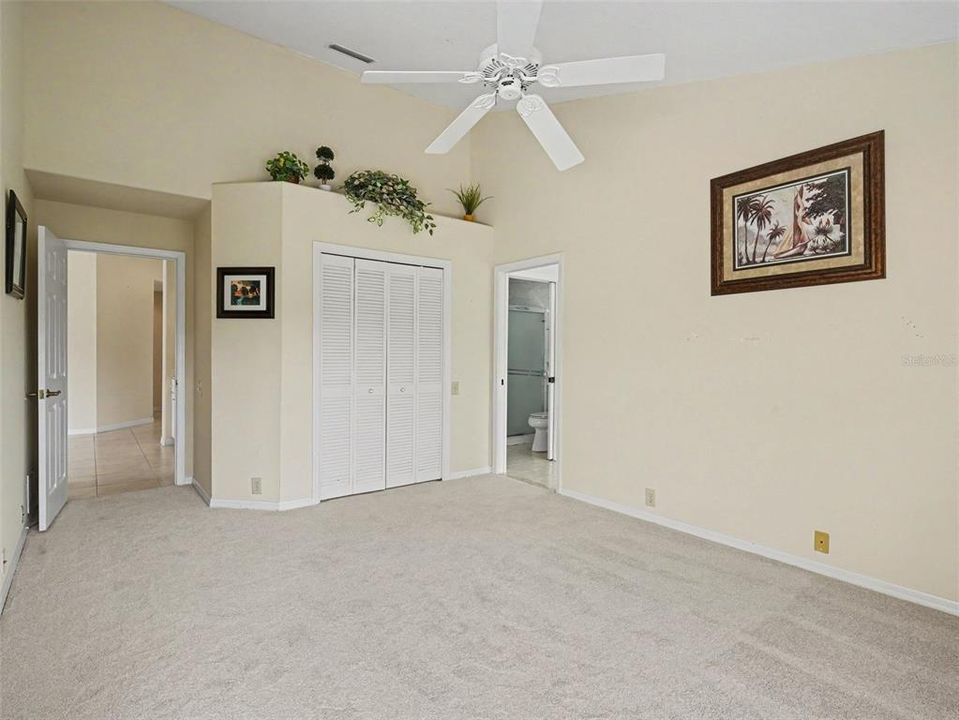 For Sale: $325,000 (2 beds, 2 baths, 1626 Square Feet)