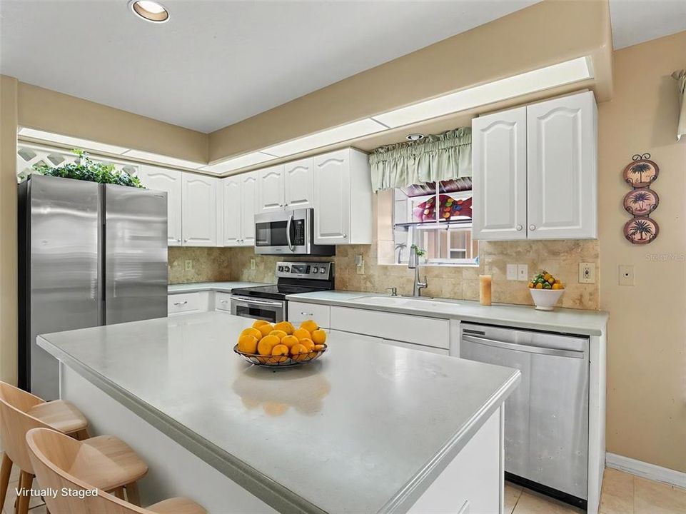 For Sale: $325,000 (2 beds, 2 baths, 1626 Square Feet)