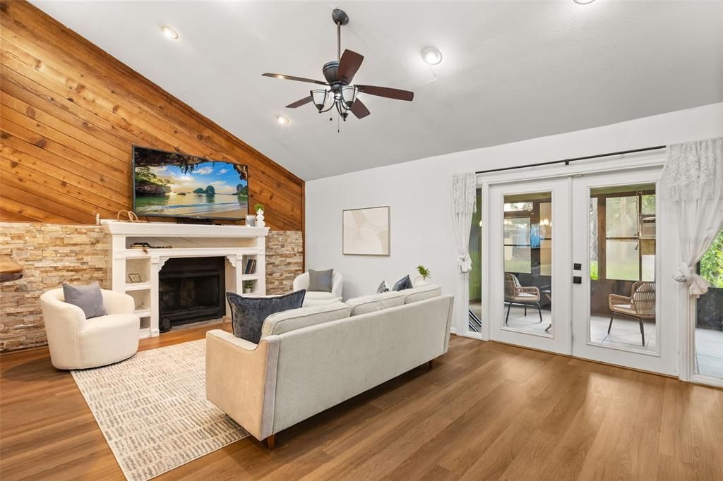 For Sale: $340,000 (3 beds, 2 baths, 1743 Square Feet)