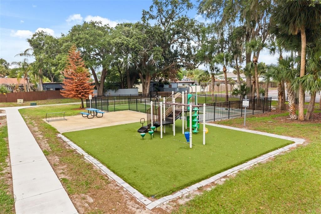 For Sale: $340,000 (3 beds, 2 baths, 1743 Square Feet)