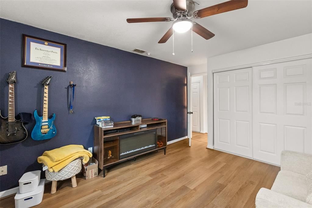 For Sale: $340,000 (3 beds, 2 baths, 1743 Square Feet)