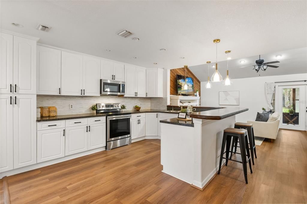 For Sale: $340,000 (3 beds, 2 baths, 1743 Square Feet)
