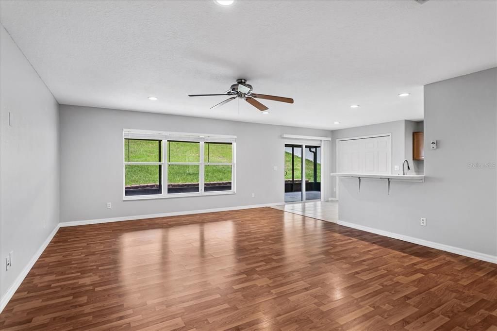 For Sale: $415,000 (4 beds, 2 baths, 2161 Square Feet)