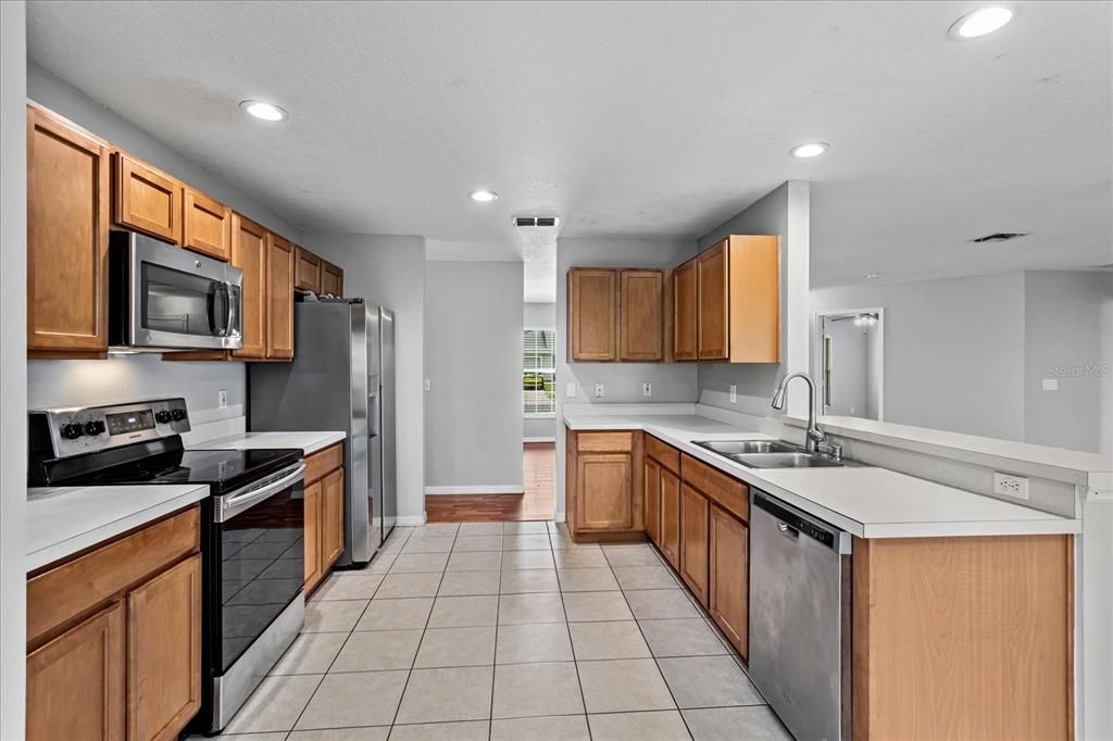 For Sale: $415,000 (4 beds, 2 baths, 2161 Square Feet)