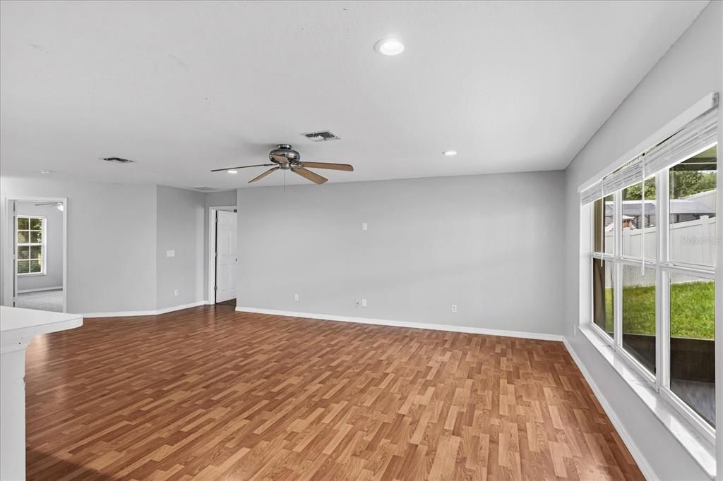 For Sale: $415,000 (4 beds, 2 baths, 2161 Square Feet)