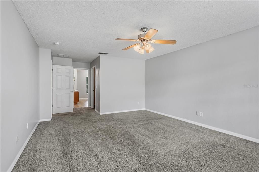 For Sale: $415,000 (4 beds, 2 baths, 2161 Square Feet)