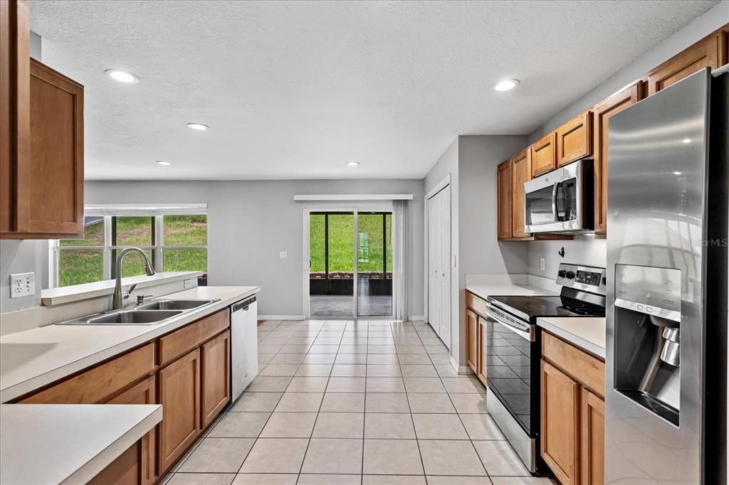 For Sale: $415,000 (4 beds, 2 baths, 2161 Square Feet)