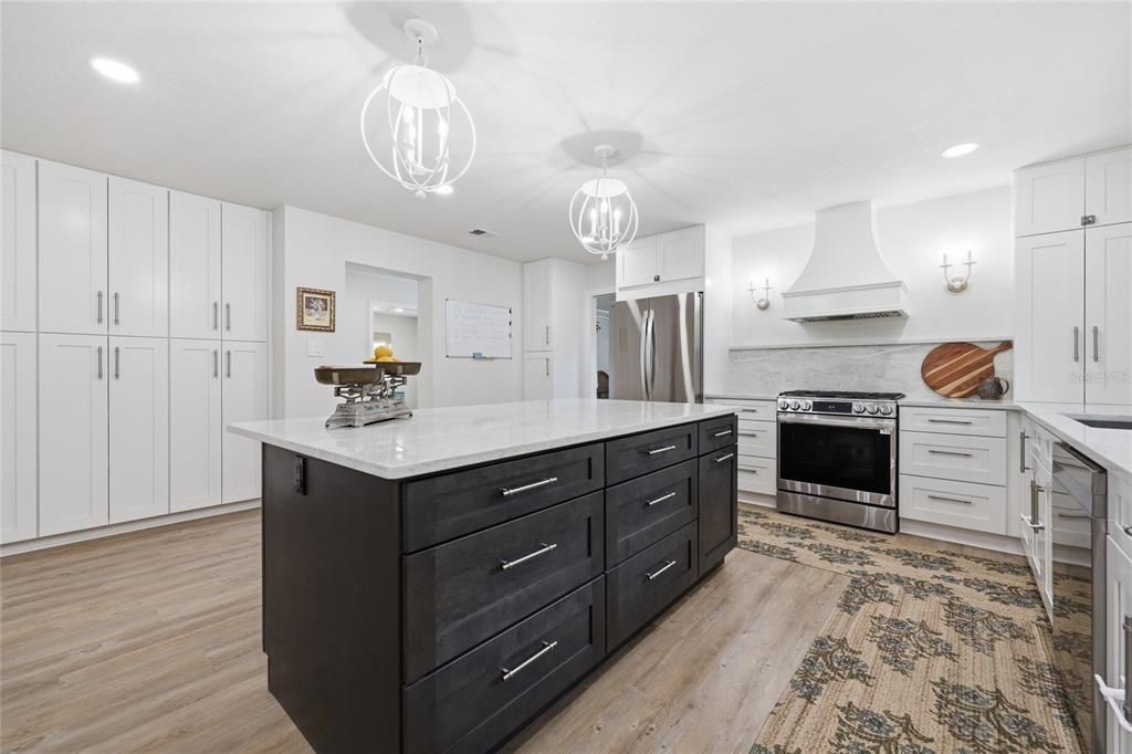 For Sale: $679,999 (3 beds, 2 baths, 2236 Square Feet)