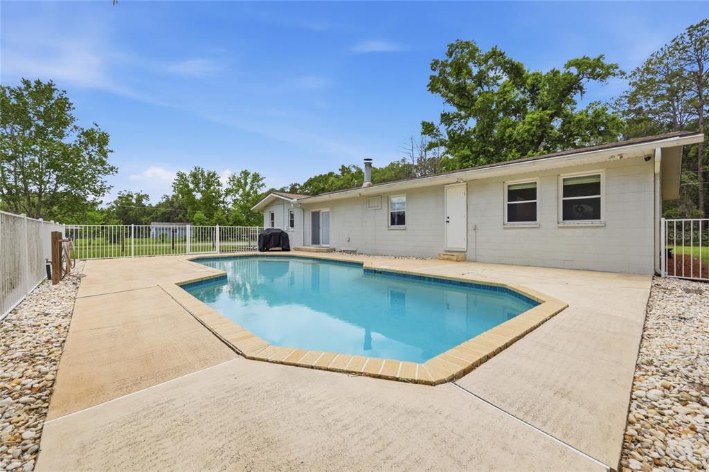 For Sale: $679,999 (3 beds, 2 baths, 2236 Square Feet)