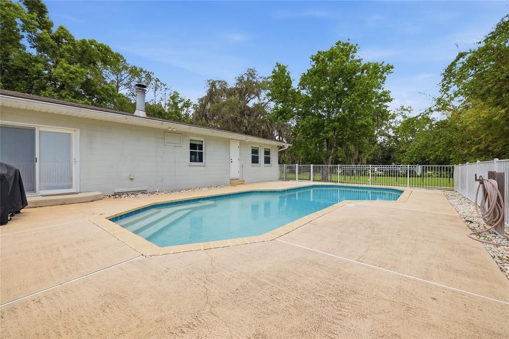 For Sale: $679,999 (3 beds, 2 baths, 2236 Square Feet)