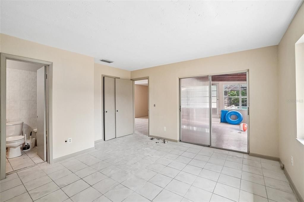 На продажу: $265,000 (5 спален, 2 ванн, 1836 Квадратных фут)