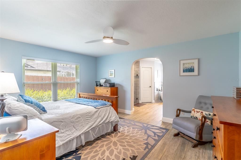 Active With Contract: $485,000 (4 beds, 2 baths, 2011 Square Feet)