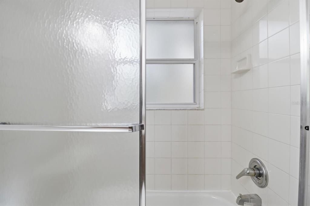 For Sale: $239,900 (3 beds, 2 baths, 1279 Square Feet)